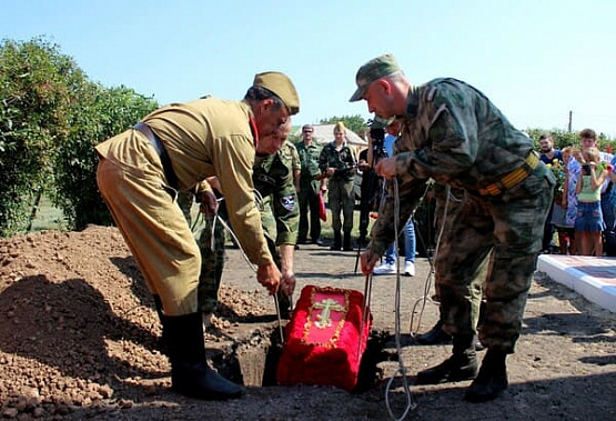 В Красносулинском районе похоронили безымянного бойца Великой Отечественной войны