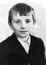 Об армии Володя мечтал с детства.