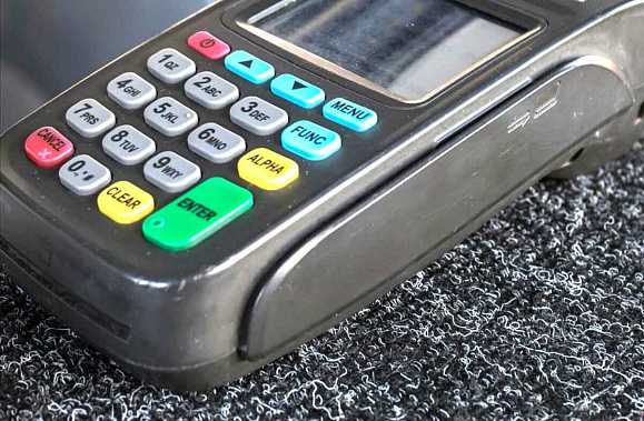 Льготники могут узнать о проездных картах на горячей линии