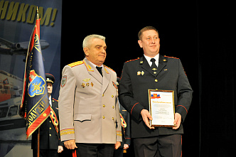 В Ростове сотрудники органов внутренних дел на транспорте отпраздновали профессиональный праздник