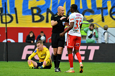 07 04 2025 ФК «Ростов» на своем поле крупно проиграл московскому «Спартаку»