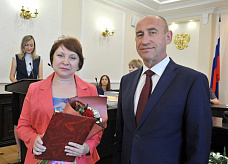 Наградили работников текстильной и легкой промышленности