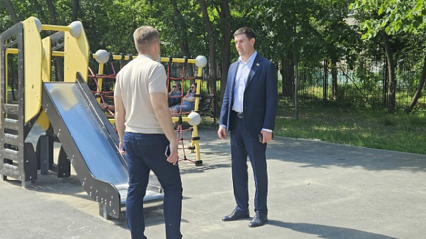 Ростов-на-Дону: сквер «Семицветик» снова обновился...
