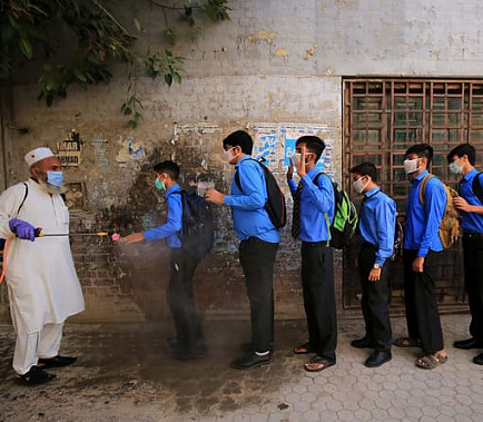 Начало учебного дня в пакистанской школе