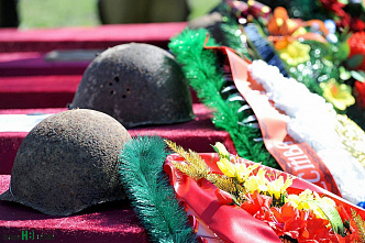 На братских могилах не ставят крестов