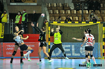 Гандболистки «Ростов-Дон» одолели «Звезду» под салют из игрушек