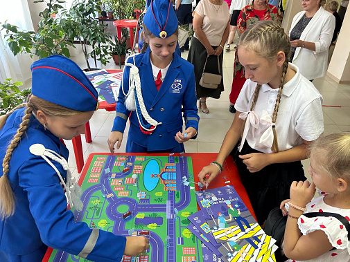 Сегодня в Пролетарском РДК местные юидовцы презентовали выставочную инновационную программу