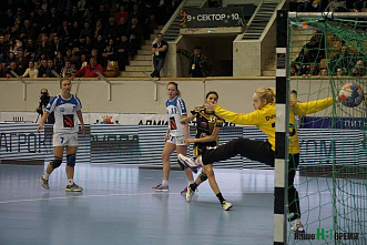 Динамовки дали бой