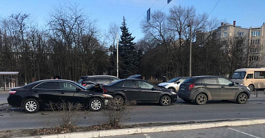 В Новочеркасске столкнулись 5 машин
