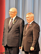 Комсомольская юность наша