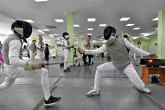 В ростовском спорткомплексе «Лидер» завершились поединки всероссийского детско-юношеского турнира по фехтованию «Донская осень»