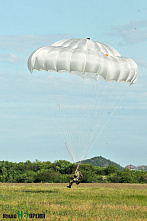 Спецназовцы отработали прыжки с парашютом в Ростовской области