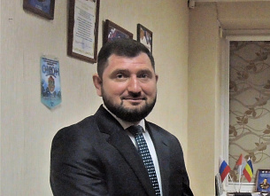  Поздравили ростовского политолога Алима Батова