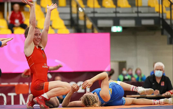 Донская спортсменка стала чемпионкой России по вольной борьбе