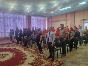 В поселке Целина награды героев передали их семьям