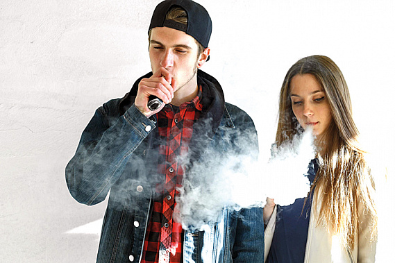 Электронные сигареты вызывают астму у подростков