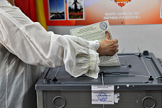 14 09 2025 Юрий Слюсарь и другие кандидаты в донские губернаторы проголосовали