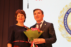 На ком страна держится
