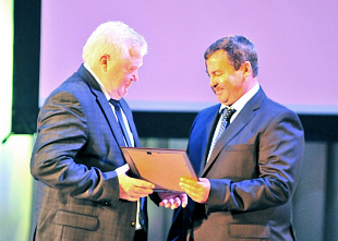 Победителям областного конкурса на звание «Лучший врач года» в 2016 году вручили дипломы