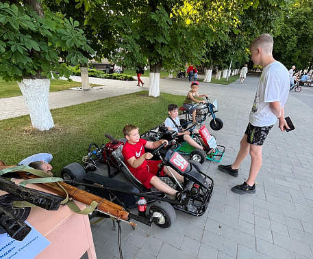 В Матвеевом Кургане прошла выставка работ юных мастеров