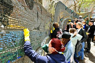 В Ростове приступили к восстановлению скульптуры «Рыбка и волна»