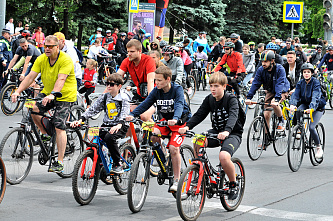 Вчера в Ростове прошел традиционный велосипедный пробег