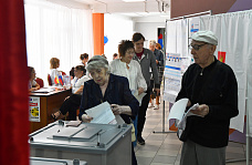 14 09 2025 Юрий Слюсарь и другие кандидаты в донские губернаторы проголосовали