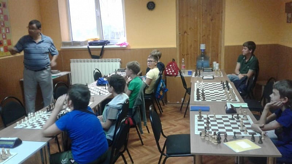Занятия на гроссмейстерской сессии в ростовской школе «Наставник» - последние уроки перед первенством мира