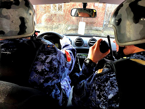 В Ростове мужчина нанес ножевые ранения посетителям ночного клуба