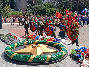 В Азове сегодня в последний путь проводили фронтового летчика Евгения Кузьменко...