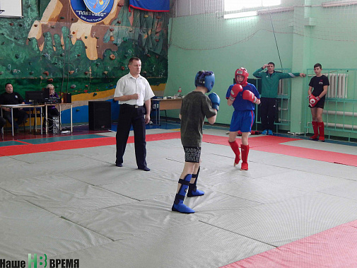 Контактным карате в Белокалитвинском кадетском корпусе увлекаются даже девушки