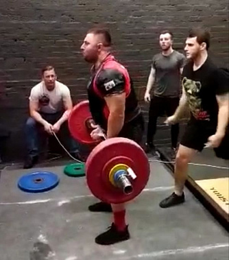 Силач из Зимовников установил мировой рекорд
