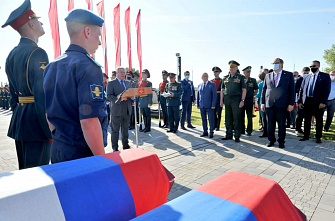 На Самбекских высотах захоронили останки 54 воинов