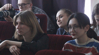 В Ростове показали моноспектакль «Про то сказ, как Егор мир спас»