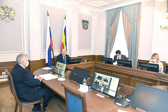 При подведении итогов конкурса все члены комиссии работали в режиме онлайн.