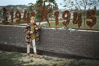 В Белой Калитве вандалы повредили памятную композицию «Спасибо деду за Победу!»