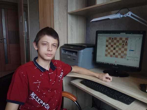 Сегодня ростовчанин Егор Чкан выиграл шахматный турнир «Наше время — 100 лет изданию»