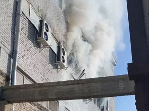 В Ростове на Портовой улице тушат пожар на фармацевтическом складе