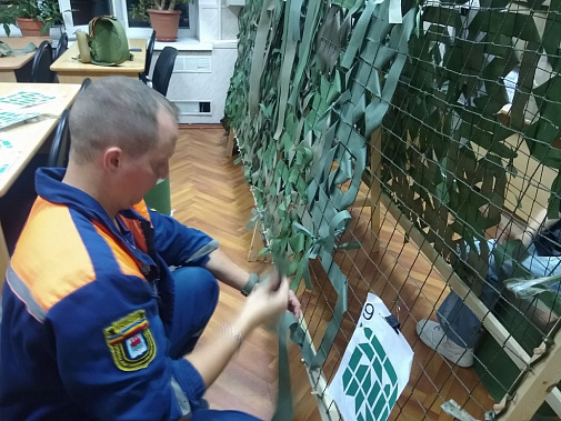 Из Морозовского поисково-спасательного отряда на линию фронта СВО уходят необходимые там маскировочные сети. Источник фото: Ростовская областная поисково-спасательная служба