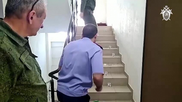 В Ростове подсудимый пытался сбежать, ранив конвоира и пристава