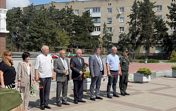 В Азове состоялась общегородская встреча, посвящённая Дню памяти и скорби