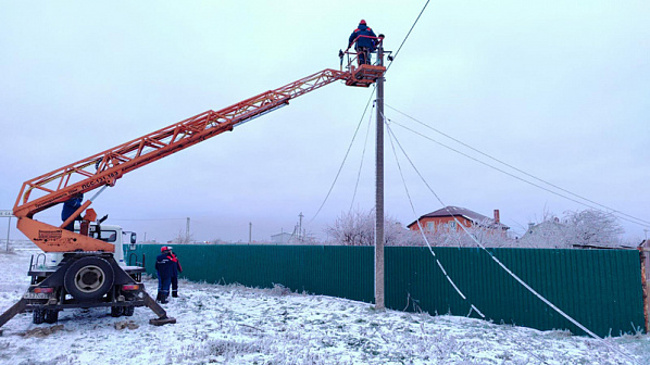 Восстановлено электроснабжение почти всех пострадавших от непогоды объектов в Ростовской области