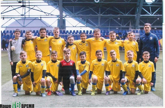 Футбольная команда ФК «Ростов».