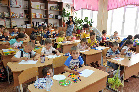 Летом в школе еще интереснее, считают ребята из лагеря при ростовской школе № 92.