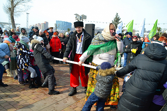 На Масленице в Ростове народа было много, а развлечений – маловато