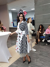 Коллекцию в стиле 60-х представил Модный Дом Анны Ивановой Dress Art