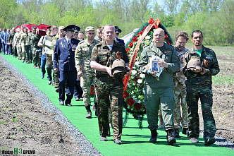 На братских могилах не ставят крестов