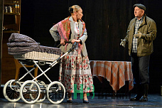 21.04 В театре прочитали нараспев «Землю Эльзы»