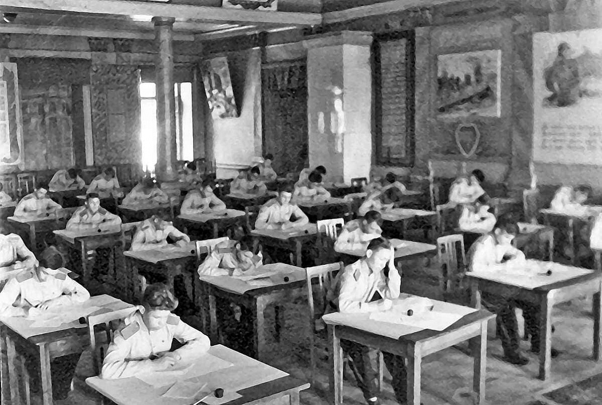 Выпускники 1948 года пишут сочинение