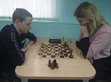 	 Мастер ФИДЕ Дмитрий Елизаров выиграл праздничный рапид в Азове